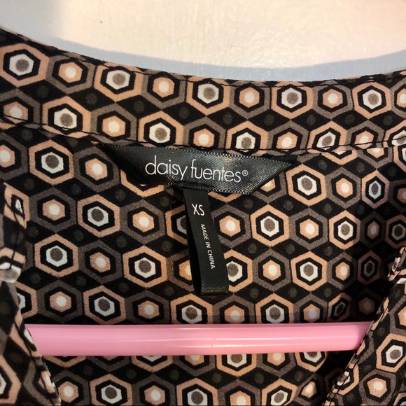 Daisy Fuentes XS work blouse geometric brown black - Picture 3 of 5